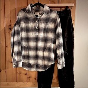 American Eagle Outfitters Black and White Plaid Button Down Shirt